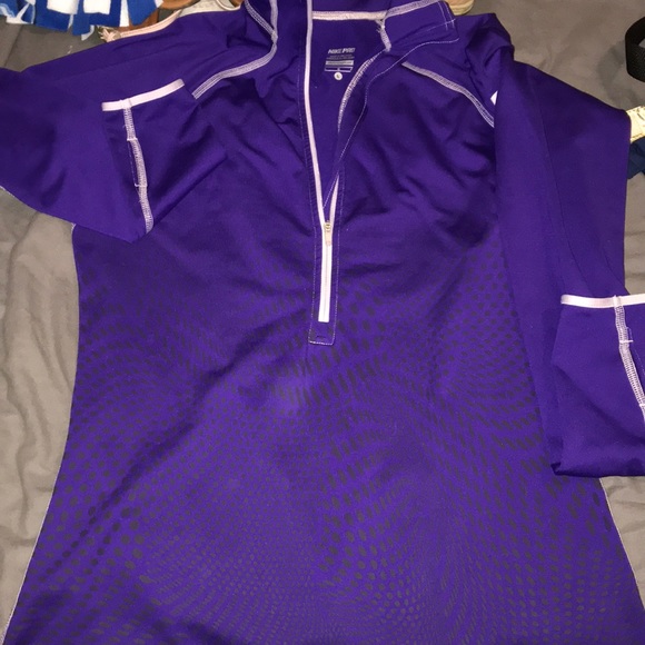 Nike Pro purple 1/2 Zip - Picture 1 of 3
